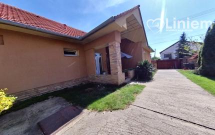 Exkluzívna ponuka: 4-izbový bezbariérový dom snov s nádhernou záhradou!