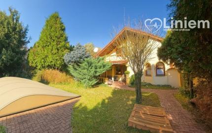 RODINNÁ  USADLOSŤ PRÍLEPY | DOM + ATELIÉR + AREÁL S HALOU