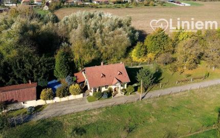 RODINNÁ  USADLOSŤ PRÍLEPY | DOM + ATELIÉR + AREÁL S HALOU