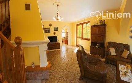 RODINNÁ  USADLOSŤ PRÍLEPY | DOM + ATELIÉR + AREÁL S HALOU