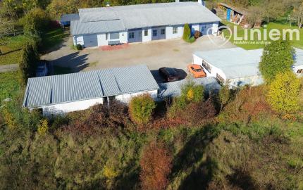 RODINNÁ  USADLOSŤ PRÍLEPY | DOM + ATELIÉR + AREÁL S HALOU