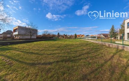  Na predaj stavebný pozemok 1022 m² – Tesárske Mlyňany 