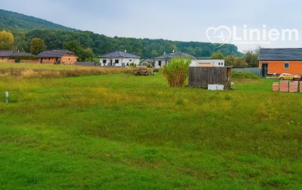  Na predaj slnečný stavebný pozemok s výhľadom na hrad Gýmeš
