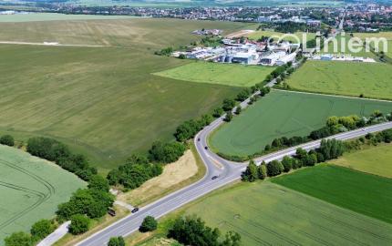 Pozemok na predaj – výborná poloha pri hlavnom ťahu Topoľčany – Nitra!