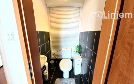 NA PREDAJ | Priestranný 3-izbový byt 73 m² + balkón + 16 m² pivnica | Nitra – Klokočinačina