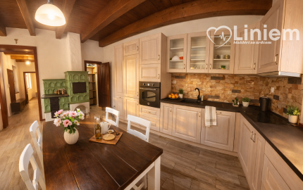 Solitér medzi nehnuteľnosťami: Luxusná rezidencia s kachľovou pecou