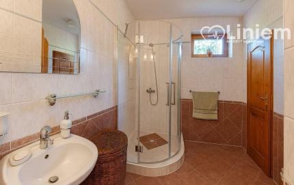 NA PREDAJ RD Pokojné bývanie s veľkým pozemkom a súkromím