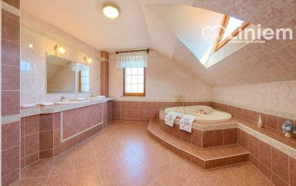 NA PREDAJ RD Pokojné bývanie s veľkým pozemkom a súkromím