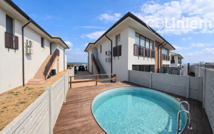 NADŠTANDARDNÝ 3-IZBOVÝ BYT S VLASTNÝM POZEMKOM PRI GOLFOVOM IHRISKU RED OAK – LUŽIANKY