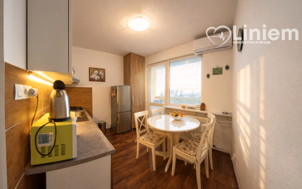 Exkluzívne iba u nás: 2-izbový byt s balkónom a klimatizáciou – Nitra, Klokočina (Baničova ulica)