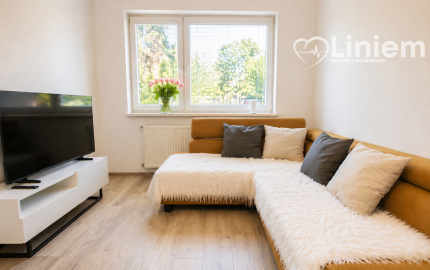 EXKLUZÍVNE – 2-izbový zariadený,bezbariérový byt s parkovaním, pivnicou a klimatizáciou