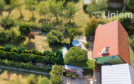 Chata s celoročným využitím a terasou | Bojná | pozemok 399 m²