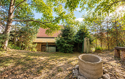 Chata s celoročným využitím a terasou | Bojná | pozemok 399 m²