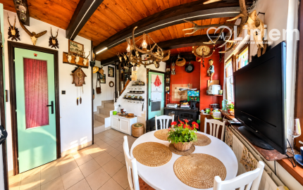 Chata s celoročným využitím a terasou | Bojná | pozemok 399 m²