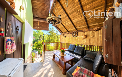 Chata s celoročným využitím a terasou | Bojná | pozemok 399 m²