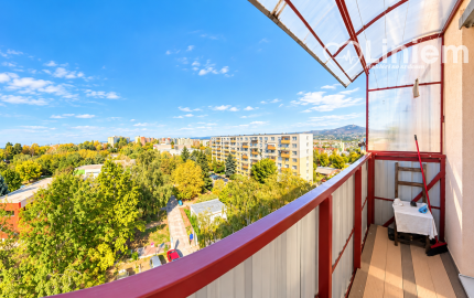 NA PREDAJ | Priestranný 3-izbový byt 73 m² + balkón + 16 m² pivnica | Nitra – Klokočinačina