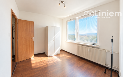 NA PREDAJ | Priestranný 3-izbový byt 73 m² + balkón + 16 m² pivnica | Nitra – Klokočinačina