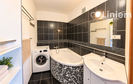 NA PREDAJ | Priestranný 3-izbový byt 73 m² + balkón + 16 m² pivnica | Nitra – Klokočinačina
