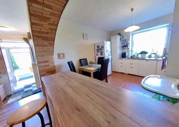 Exkluzívna ponuka: 4-izbový bezbariérový dom snov s nádhernou záhradou!