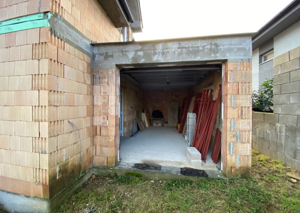  Novostavba v Malom Lapáši!