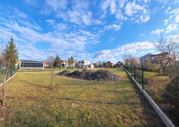  Na predaj stavebný pozemok 1022 m² – Tesárske Mlyňany 