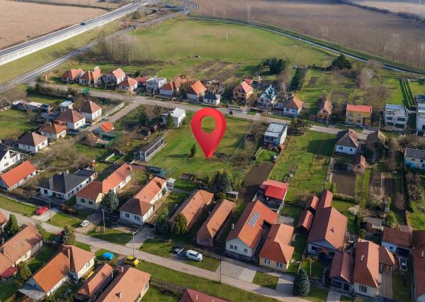  Na predaj stavebný pozemok 1022 m² – Tesárske Mlyňany 