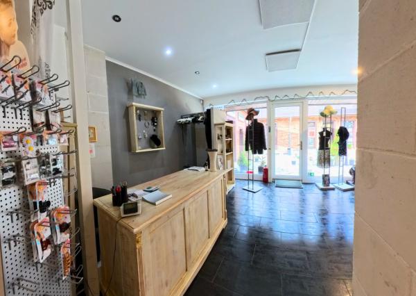  Na predaj obchodný priestor v centre Zlatých Moraviec – 42 m² 