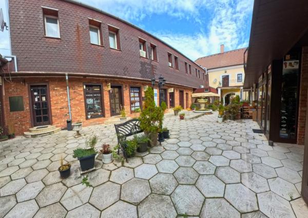  Na predaj obchodný priestor v centre Zlatých Moraviec – 42 m² 