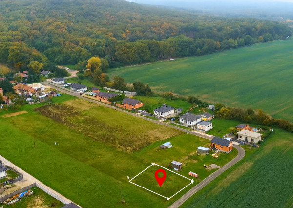  Na predaj slnečný stavebný pozemok s výhľadom na hrad Gýmeš
