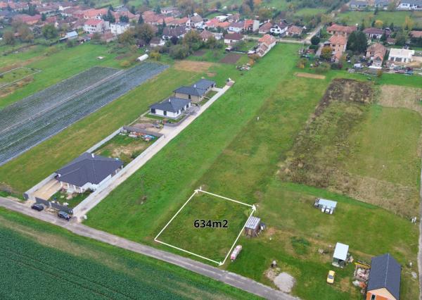  Na predaj slnečný stavebný pozemok s výhľadom na hrad Gýmeš