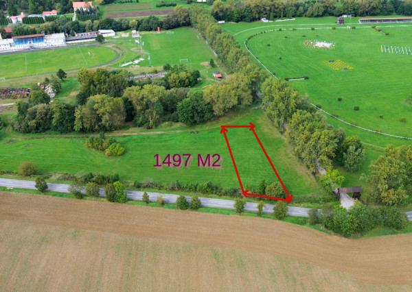  Exkluzívne na predaj – pozemok 1497 m² v Topoľčiankach pri parkúrovom ihrisku 