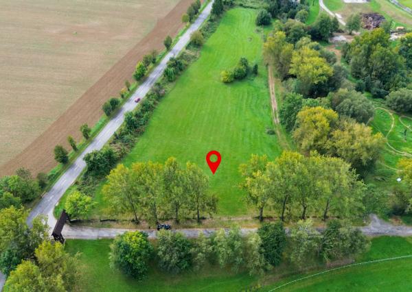  Exkluzívne na predaj – pozemok 1497 m² v Topoľčiankach pri parkúrovom ihrisku 