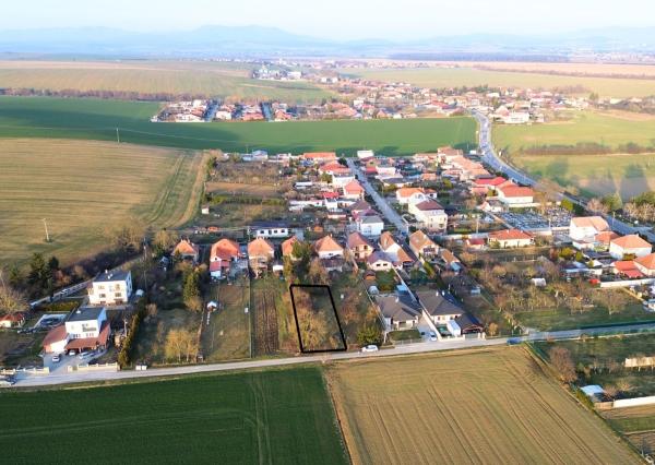 STAVEBNÝ POZEMOK NA PREDAJ – HORNÉ CHLEBANY