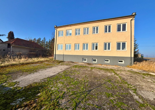 INVESTIČNÁ PRÍLEŽITOSŤ – Murovaná budova s možnosťou prestavby na bytový dom