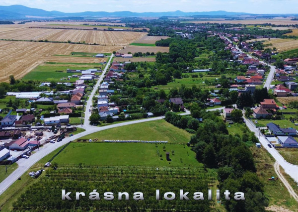 Exkluzívne na predaj pozemok v obci Bojná