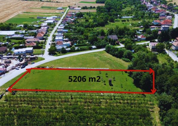 Exkluzívne na predaj pozemok v obci Bojná