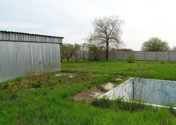 Slnečný stavebný pozemok v Poľnom Kesove. Zaujímavá cena!