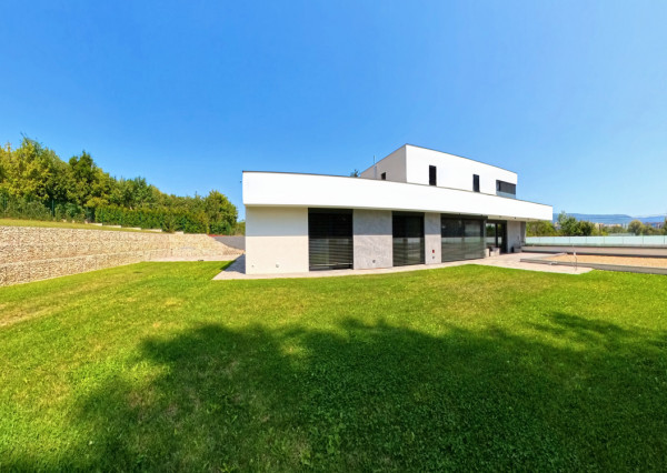  Luxusná vila na predaj – Pod Táborom, Prešov