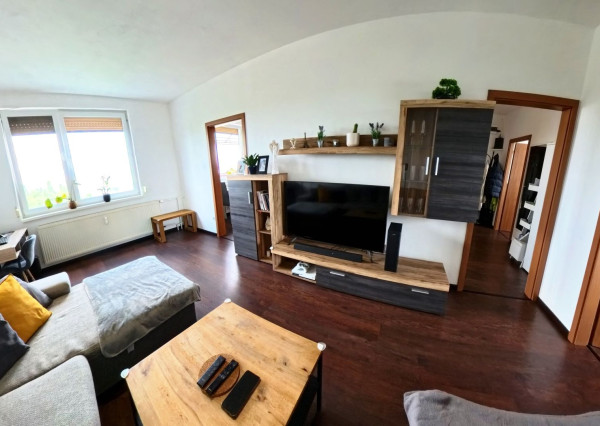 NA PREDAJ | Priestranný 3-izbový byt 73 m² + balkón + 16 m² pivnica | Nitra – Klokočinačina
