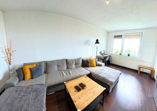 NA PREDAJ | Priestranný 3-izbový byt 73 m² + balkón + 16 m² pivnica | Nitra – Klokočinačina