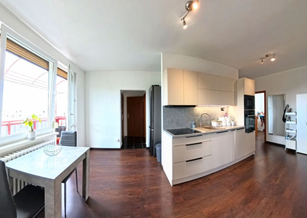 NA PREDAJ | Priestranný 3-izbový byt 73 m² + balkón + 16 m² pivnica | Nitra – Klokočinačina