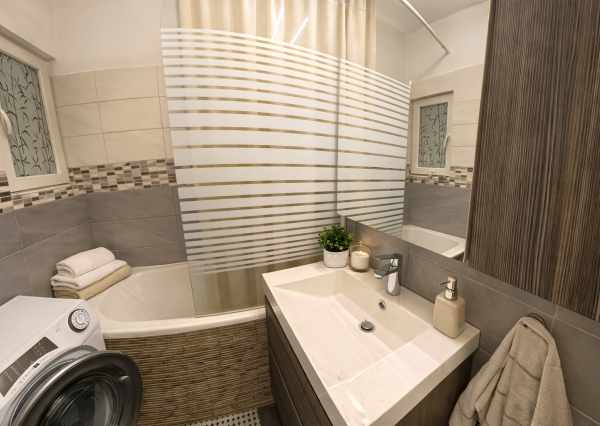 Veľký 3-izbový byt 90 m2 + 2 loggie, TRNAVA  JUH