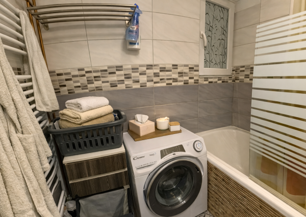 Veľký 3-izbový byt 90 m2 + 2 loggie, TRNAVA  JUH