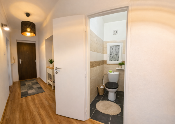 Veľký 3-izbový byt 90 m2 + 2 loggie, TRNAVA  JUH