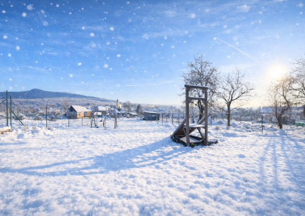 Ladice  Stavebný pozemok 863 m² s novou chatkou