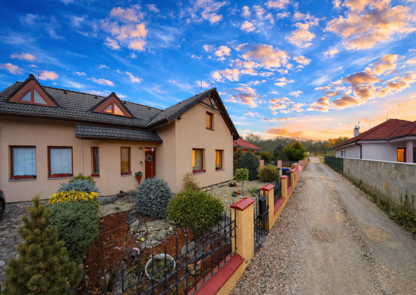 🔥 PRENÁJOM 4-IZBOVÉHO RODINNÉHO DOMU – NITRA, JANÍKOVCE 🏡
