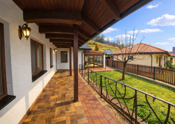 Solitér medzi nehnuteľnosťami: Luxusná rezidencia s kachľovou pecou