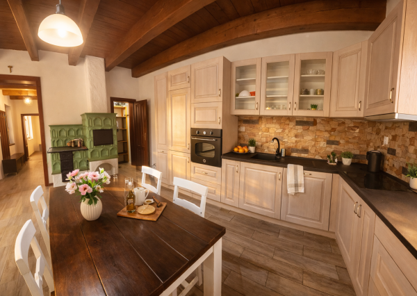 Solitér medzi nehnuteľnosťami: Luxusná rezidencia s kachľovou pecou