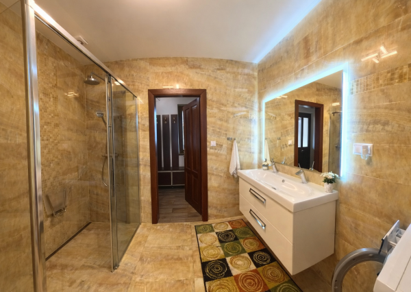 Solitér medzi nehnuteľnosťami: Luxusná rezidencia s kachľovou pecou