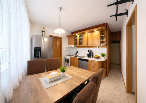 🏡 3-IZBOVÝ BYT ul. S. H. Vajanského📍 Nové Zámky